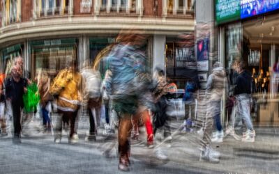 Decretare l’ovvio, ignorare il Paese: la destra s’avvita sulla sicurezza